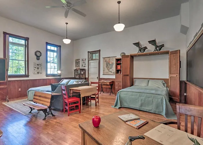 Renovated Wv Schoolhouse: History Buff'S Heaven!